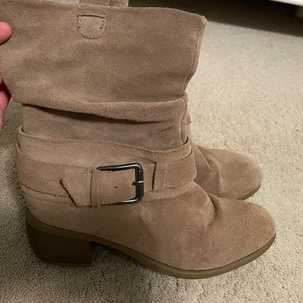 Gently worn boots great for the fall